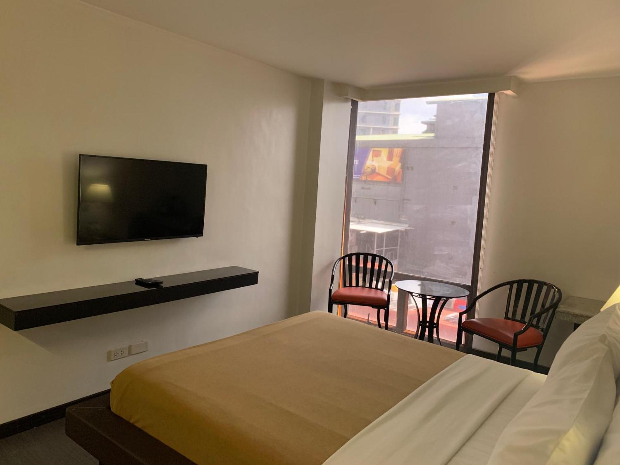 Ritz Astor Hotel Makati City Exteriér fotografie
